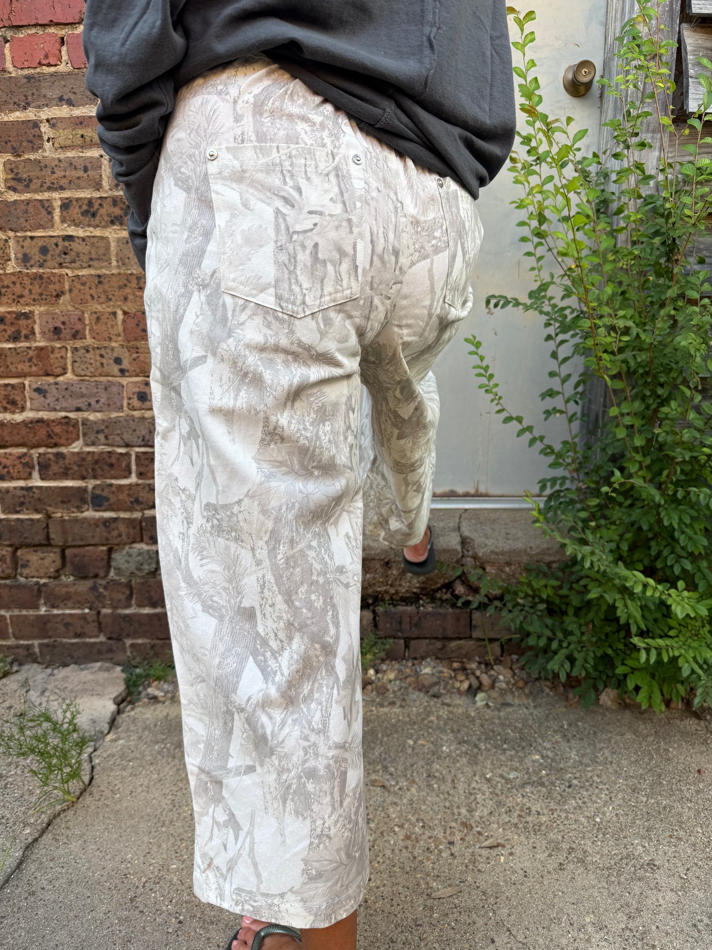 Camo Chameleon Wide-Leg Crop Pants