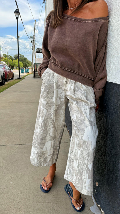 Camo Chameleon Wide-Leg Crop Pants