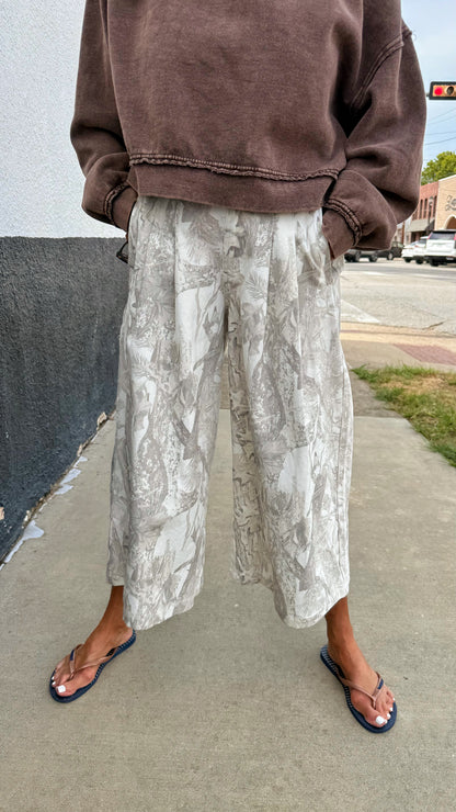 Camo Chameleon Wide-Leg Crop Pants