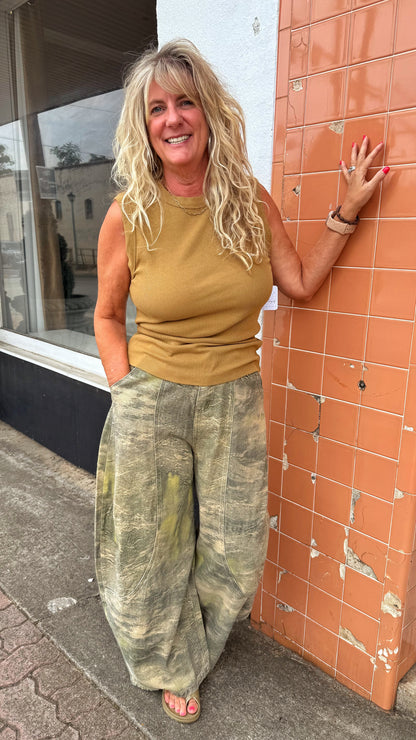 Camo Print Barrel Carpenter Jeans