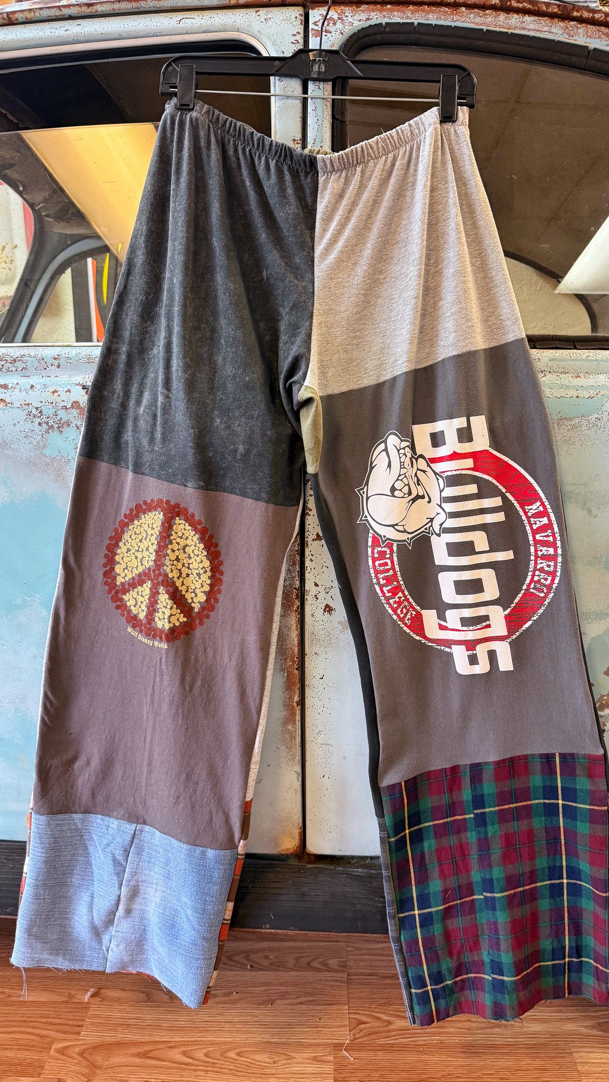 Vintage T Shirt Pants: Bulldogs